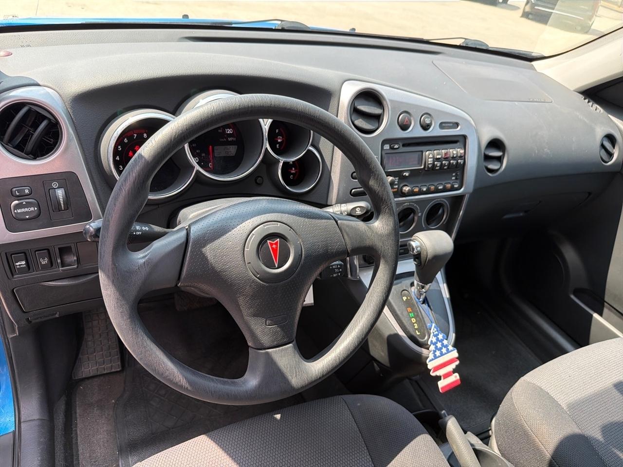 Pontiac Vibe 4dr HB 2008