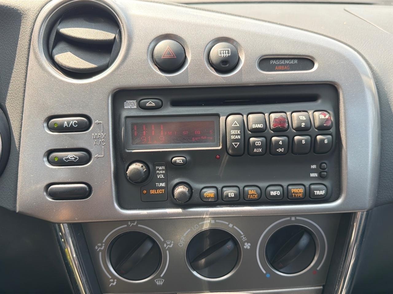 Pontiac Vibe 4dr HB 2008