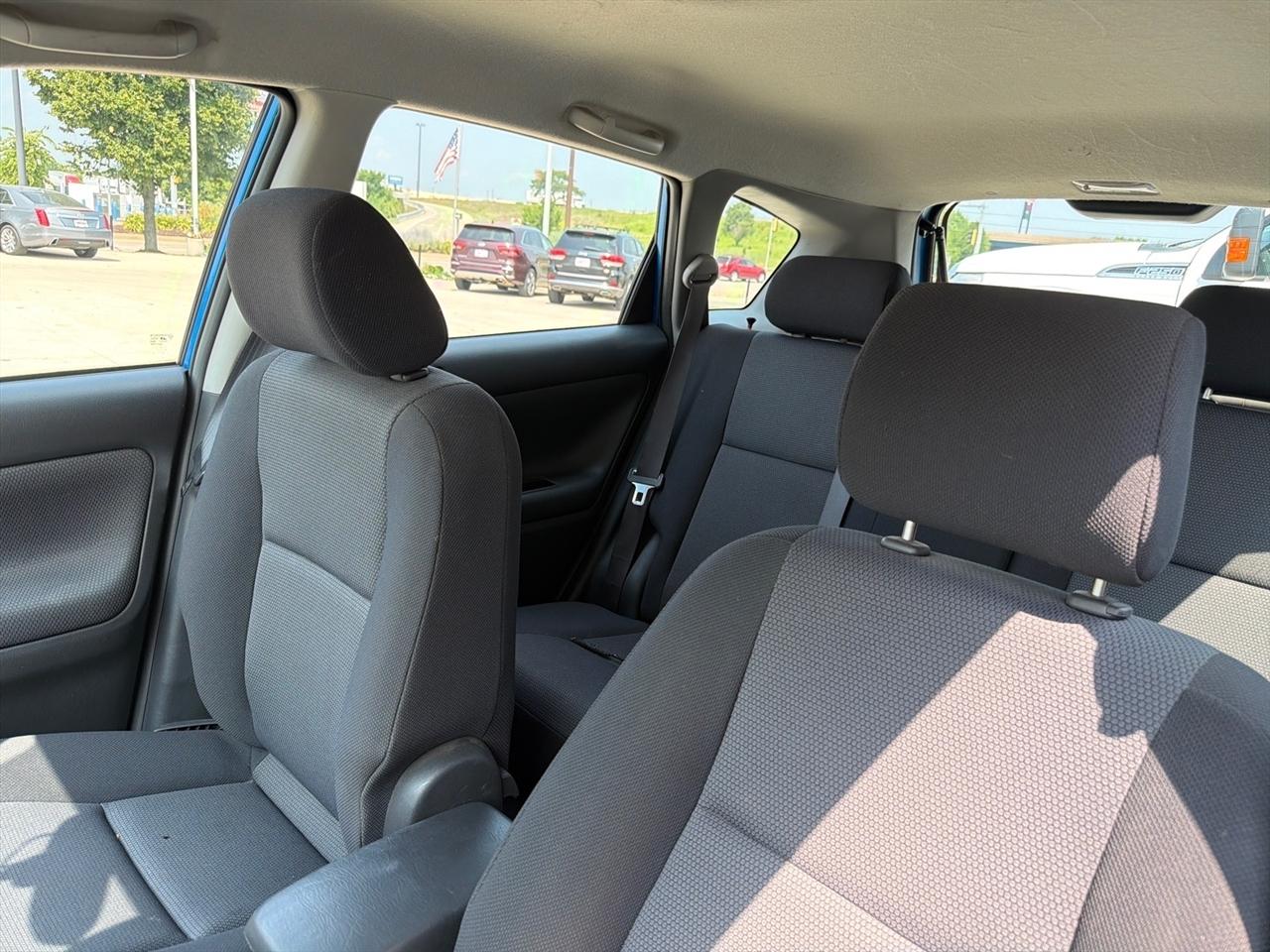 Pontiac Vibe 4dr HB 2008