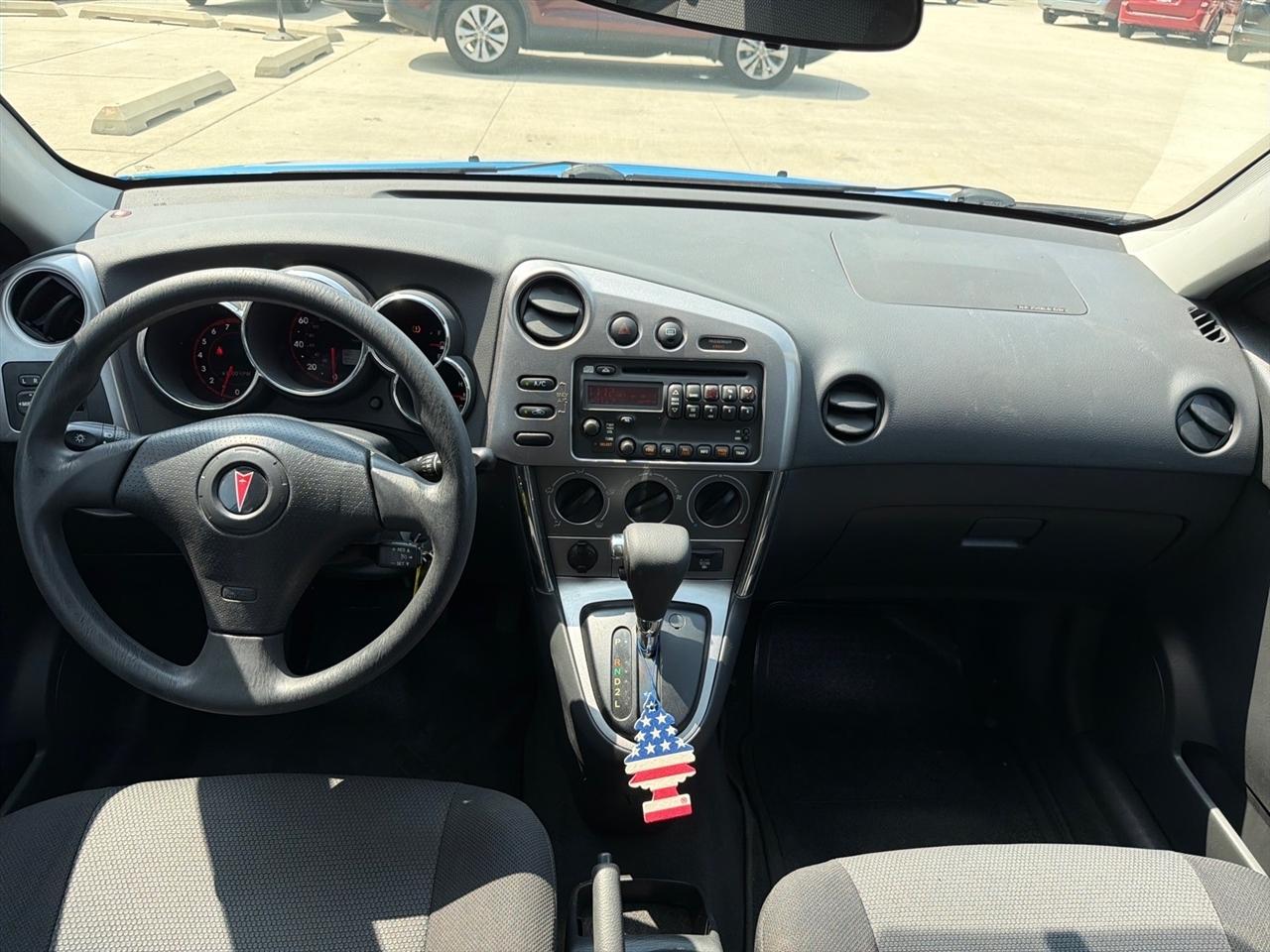 Pontiac Vibe 4dr HB 2008