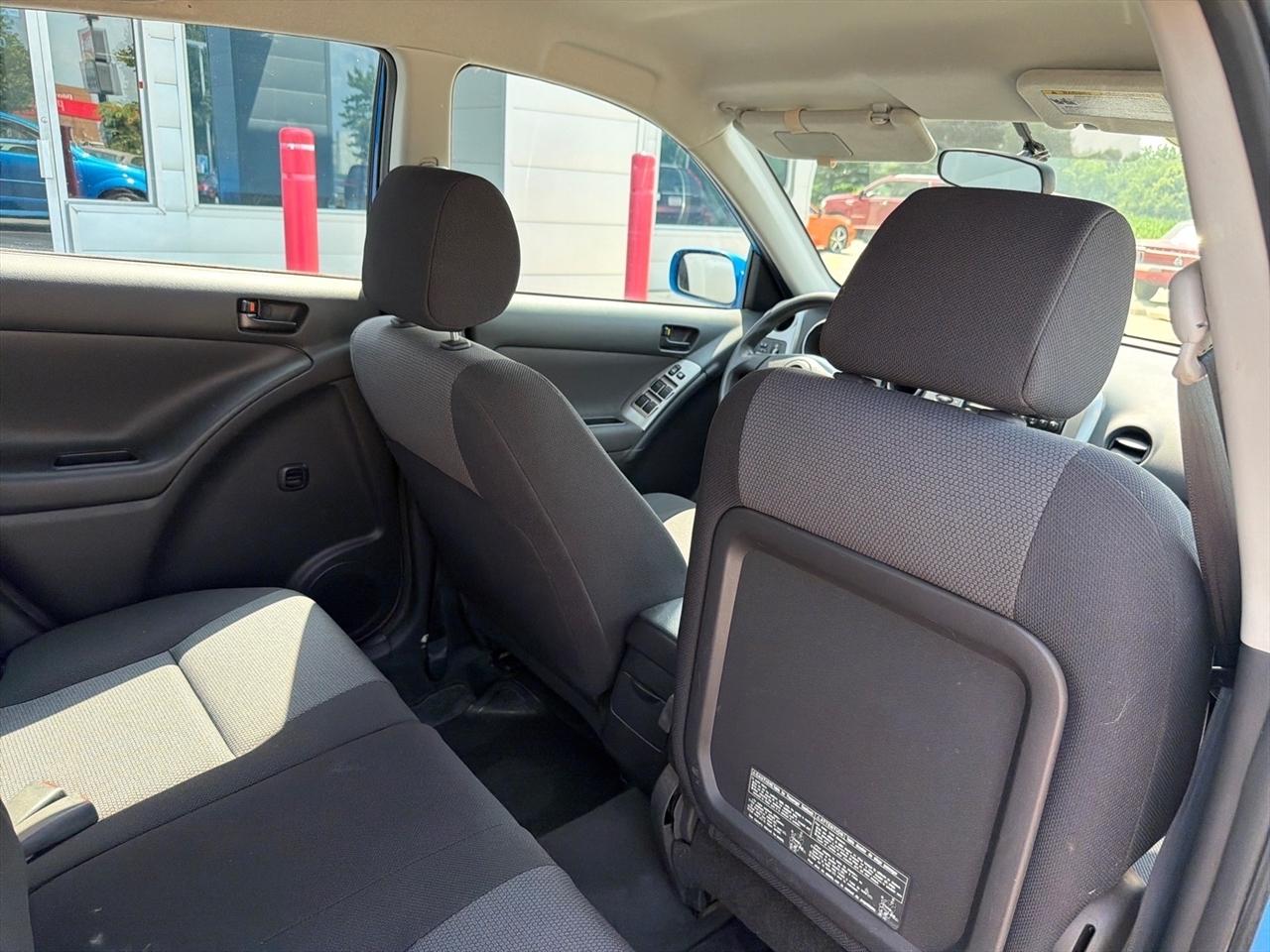 Pontiac Vibe 4dr HB 2008