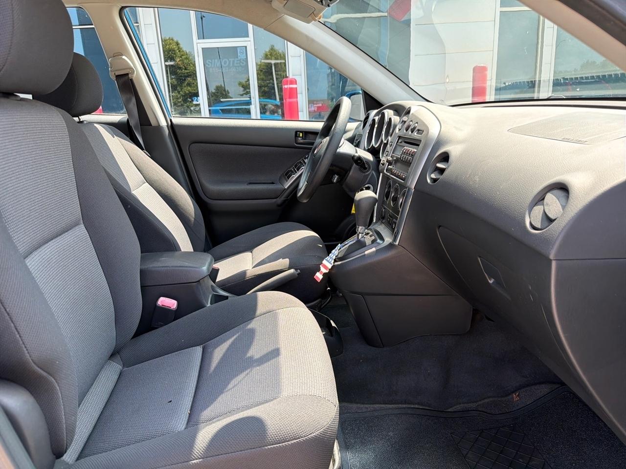Pontiac Vibe 4dr HB 2008