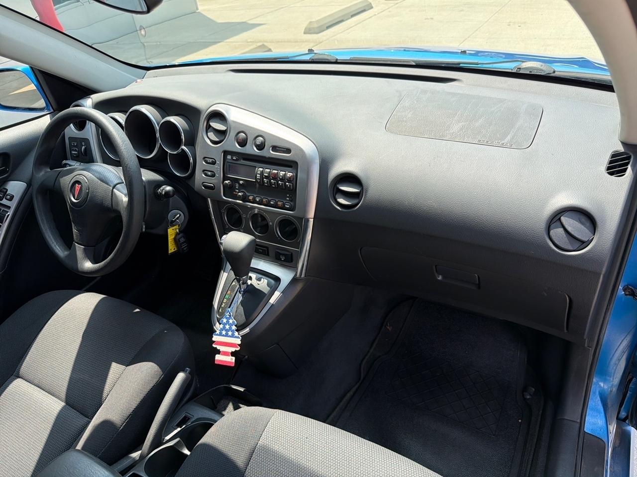 Pontiac Vibe 4dr HB 2008