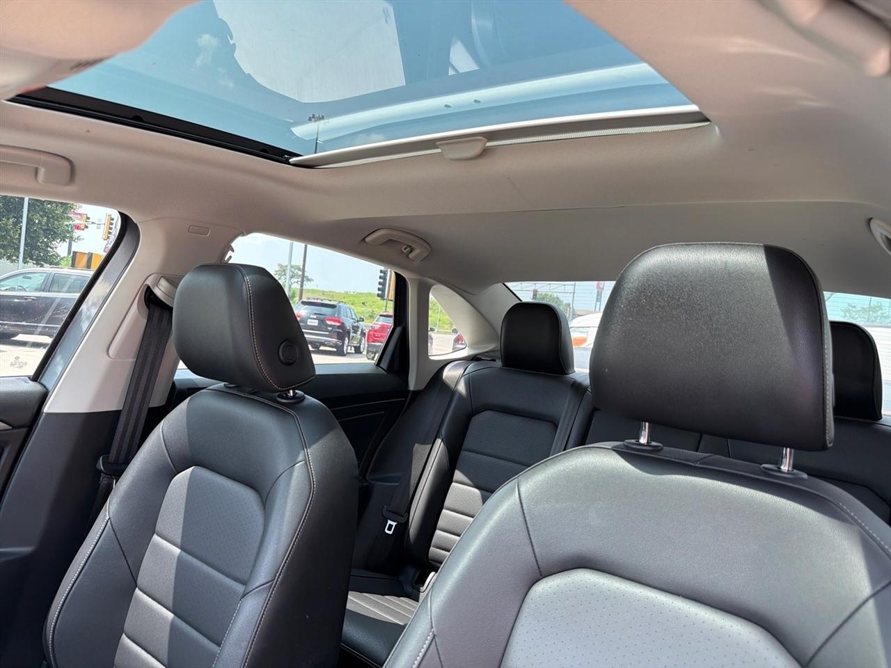 Volkswagen Jetta SEL Auto 2021