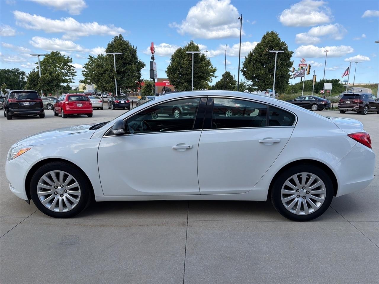 Buick Regal 4dr Sdn Base 2012