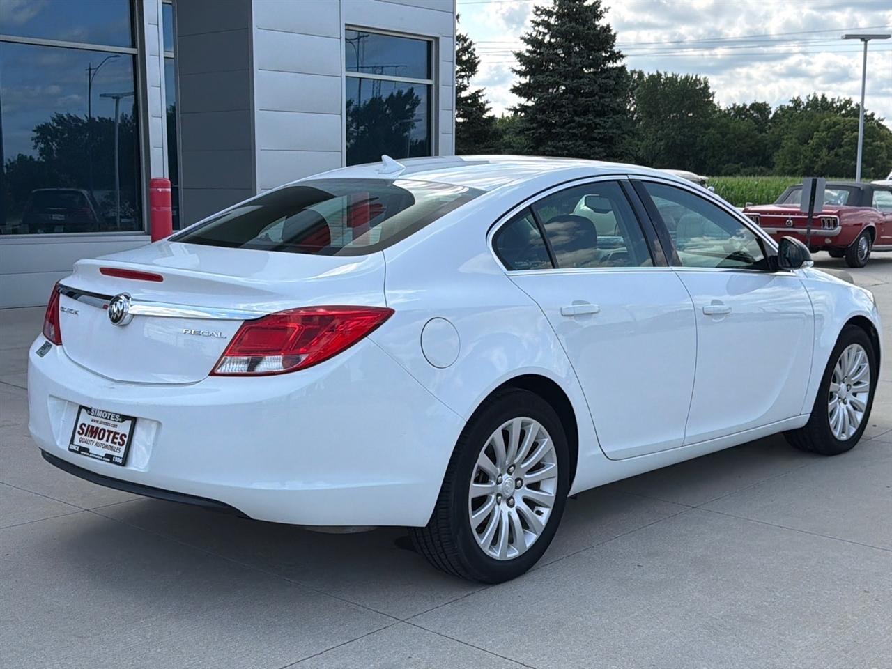 Buick Regal 4dr Sdn Base 2012