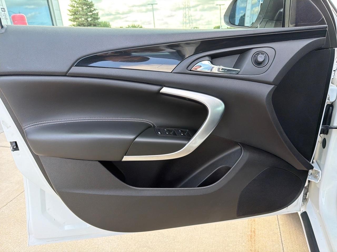 Buick Regal 4dr Sdn Base 2012