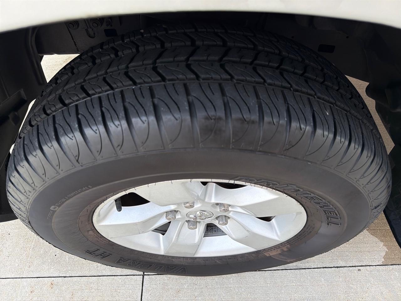 RAM 1500 4WD Reg Cab 120.5" Tradesman 2013