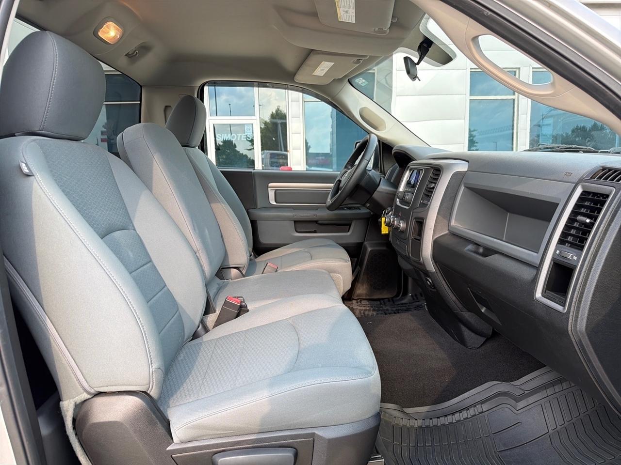 RAM 1500 4WD Reg Cab 120.5" Tradesman 2013