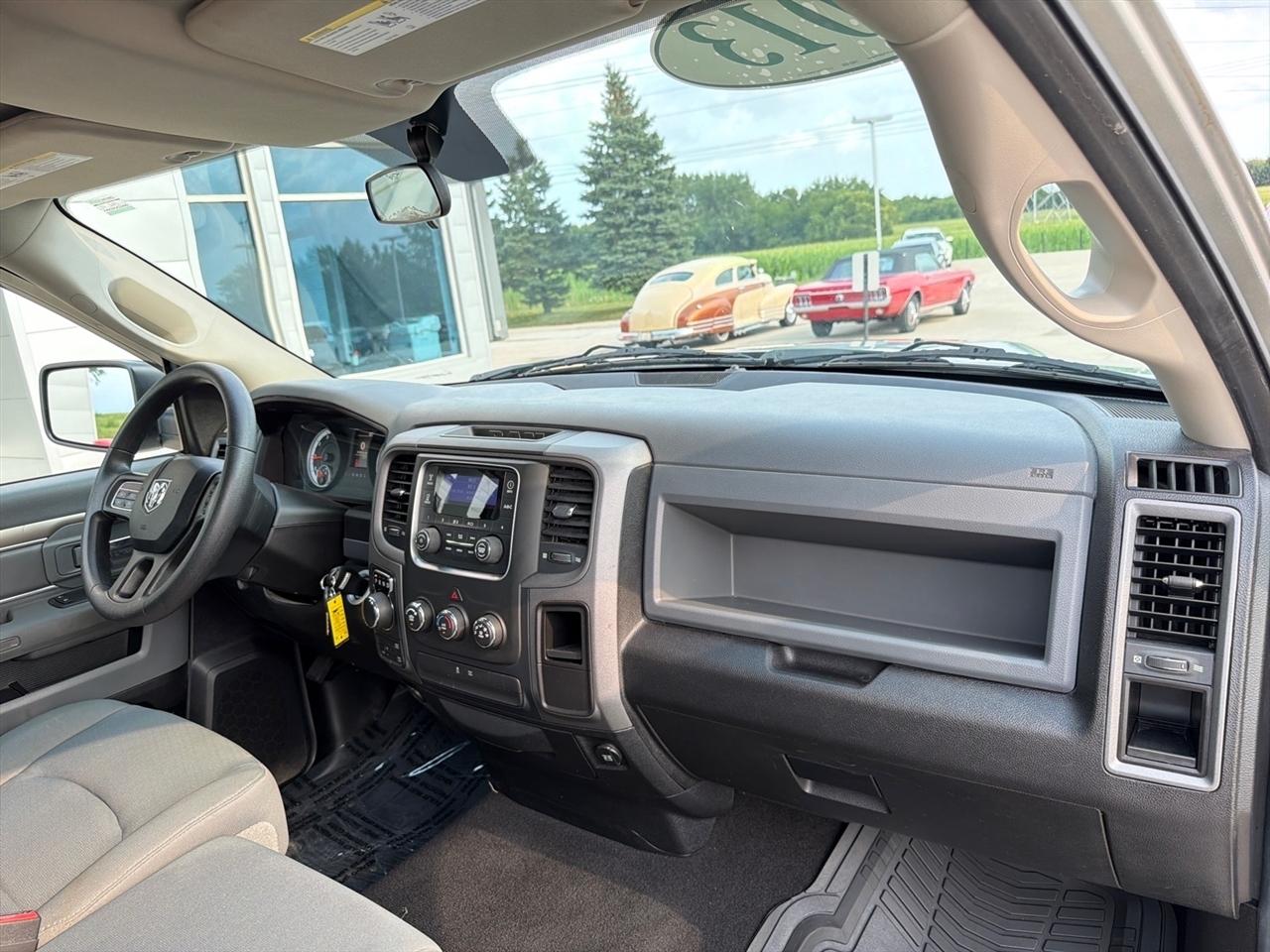 RAM 1500 4WD Reg Cab 120.5" Tradesman 2013