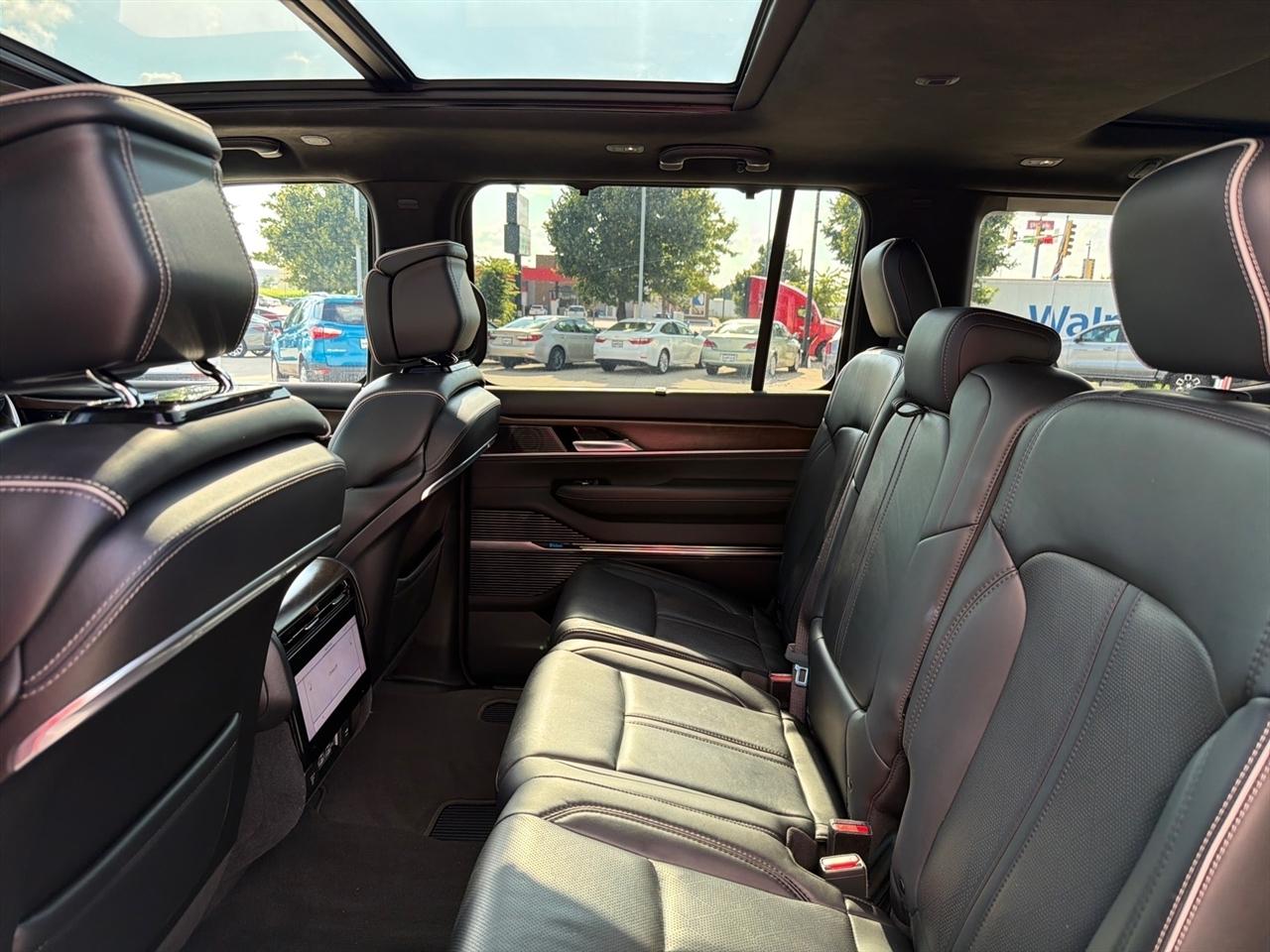 Jeep Grand Wagoneer Series II 4x4 2023