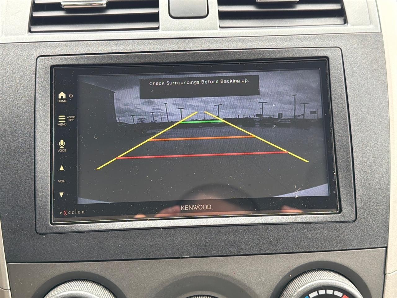 Toyota Corolla 4dr Sdn Auto LE (Natl) 2012