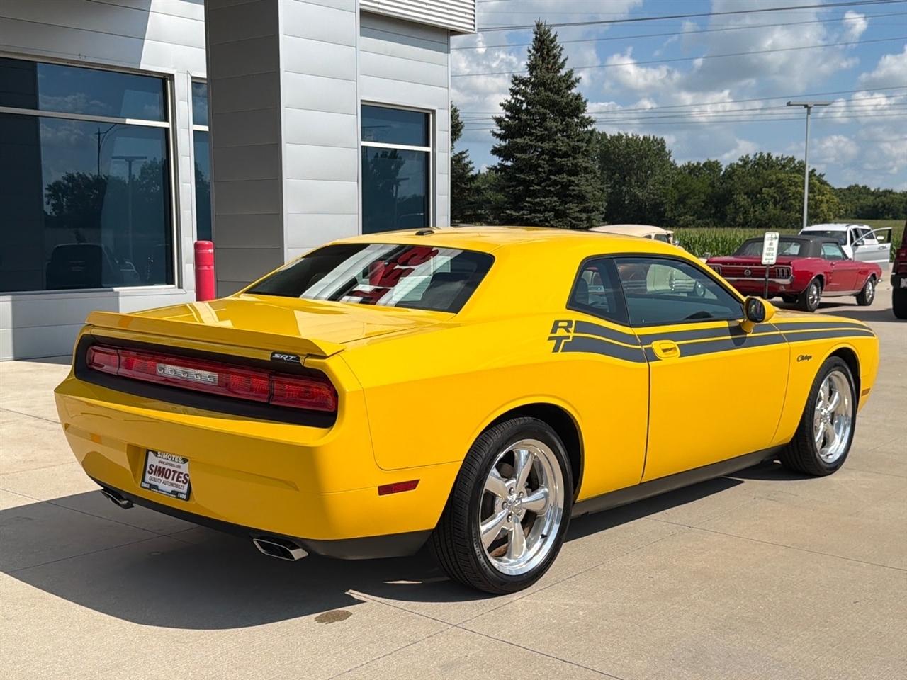 Dodge Challenger 2dr Cpe R/T Classic 2010