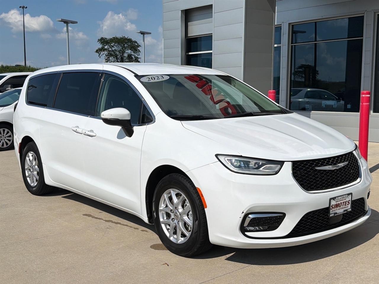 Chrysler Pacifica Touring L FWD 2023