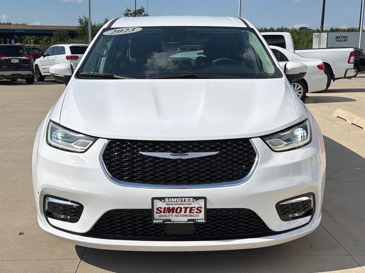 Chrysler Pacifica Touring L FWD 2023