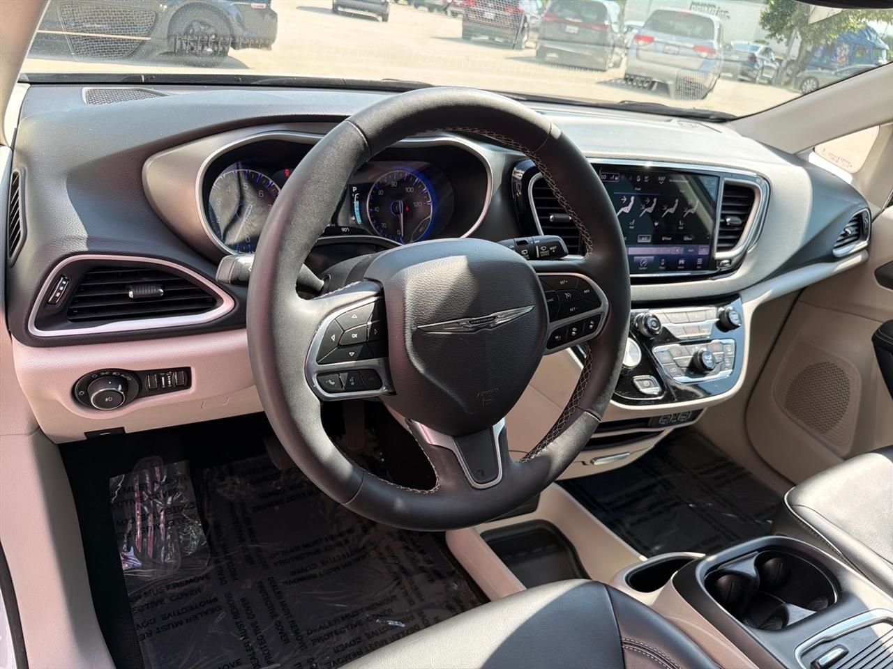 Chrysler Pacifica Touring L FWD 2023