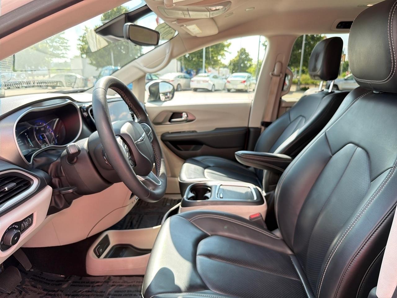 Chrysler Pacifica Touring L FWD 2023
