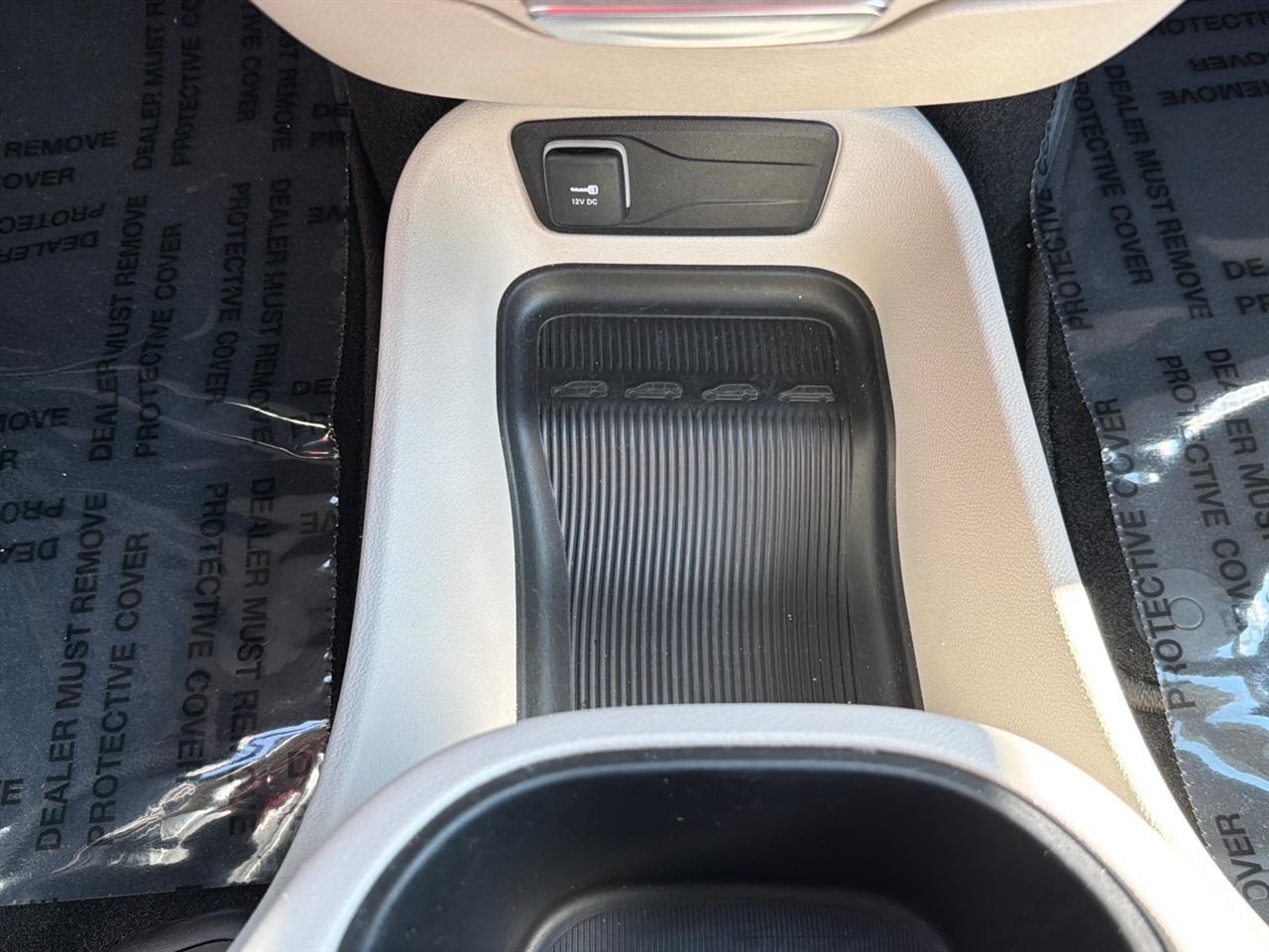 Chrysler Pacifica Touring L FWD 2023