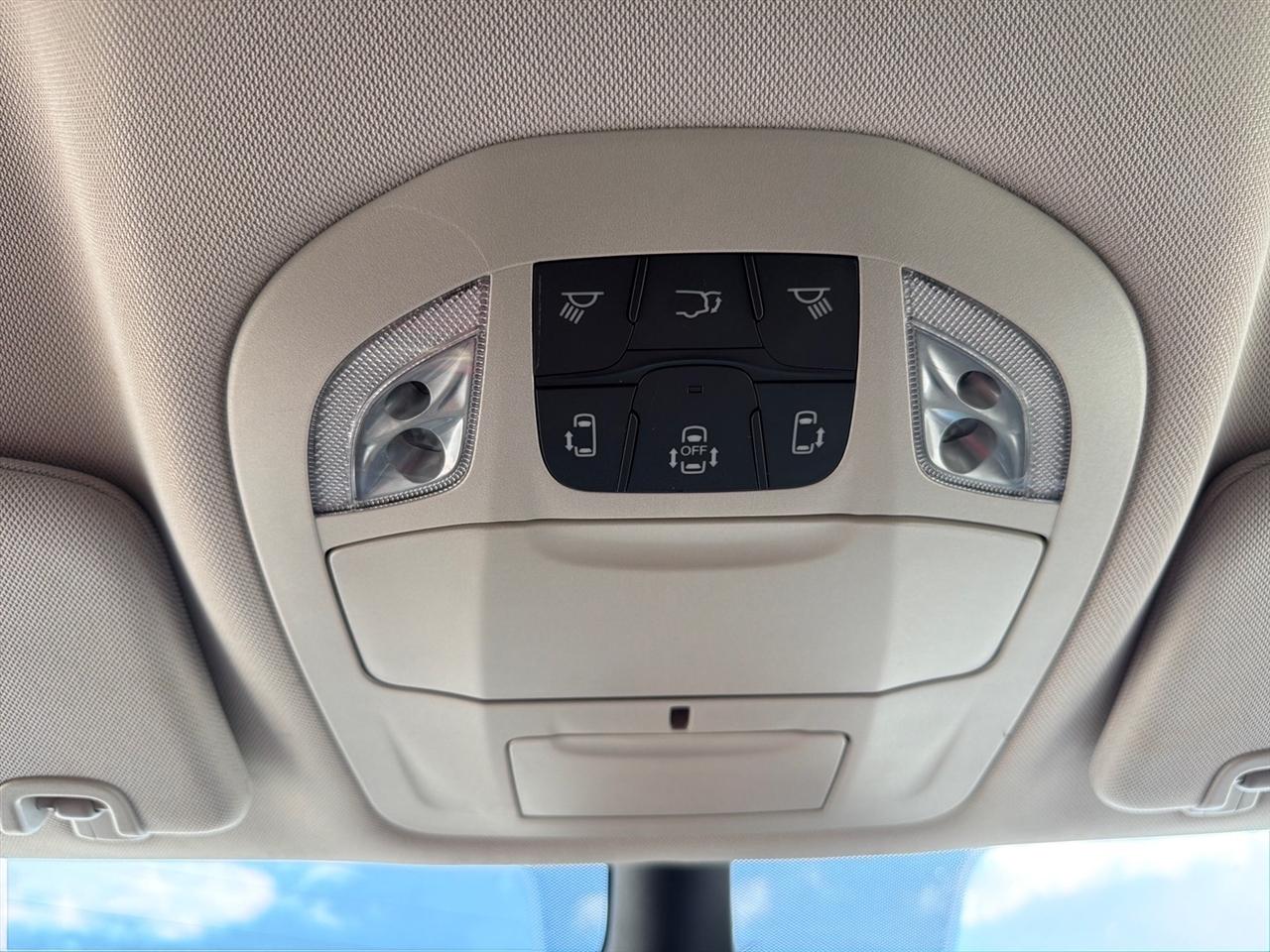 Chrysler Pacifica Touring L FWD 2023