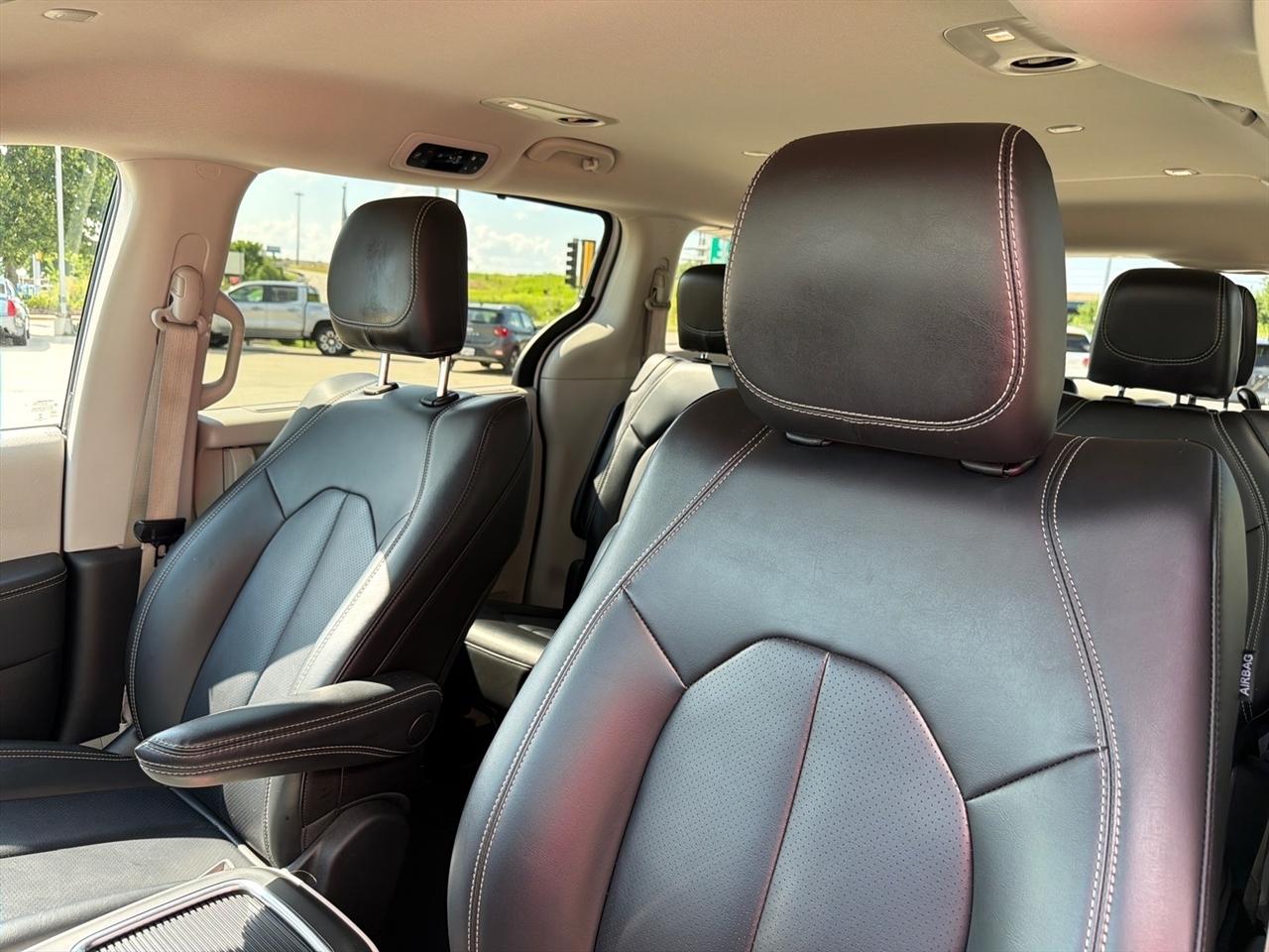 Chrysler Pacifica Touring L FWD 2023