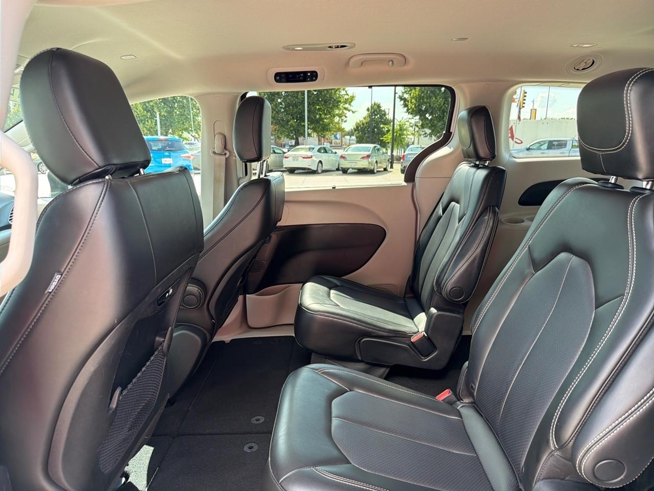 Chrysler Pacifica Touring L FWD 2023