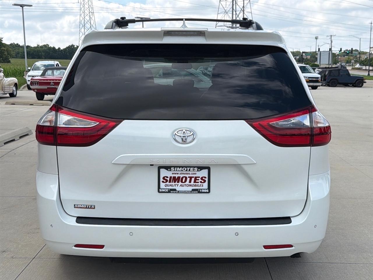 Toyota Sienna XLE Auto Access Seat FWD 7-Passenger (Natl) 2019