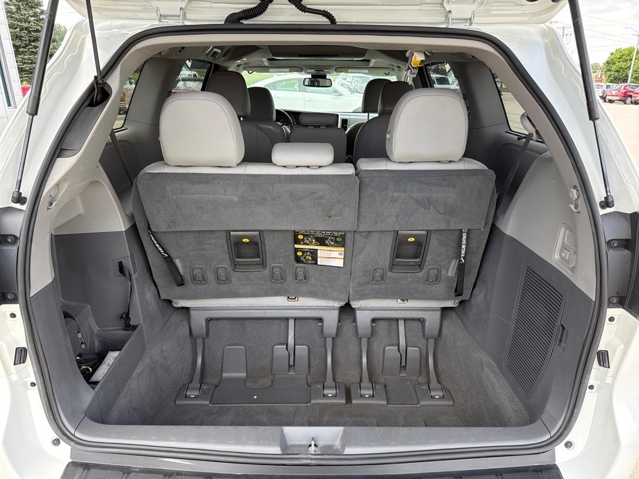Toyota Sienna XLE Auto Access Seat FWD 7-Passenger (Natl) 2019