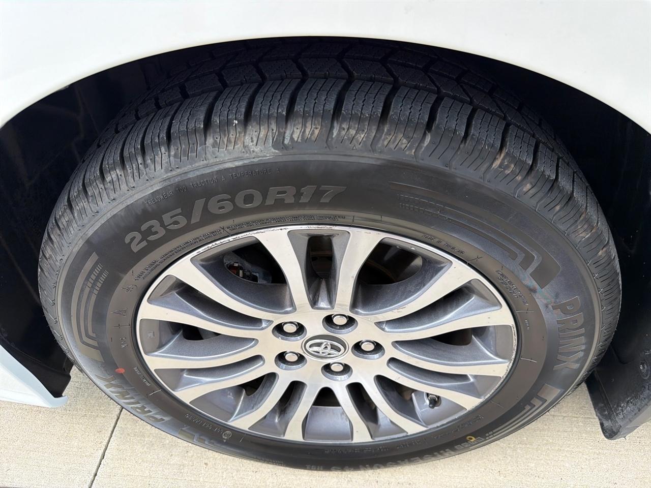 Toyota Sienna XLE Auto Access Seat FWD 7-Passenger (Natl) 2019