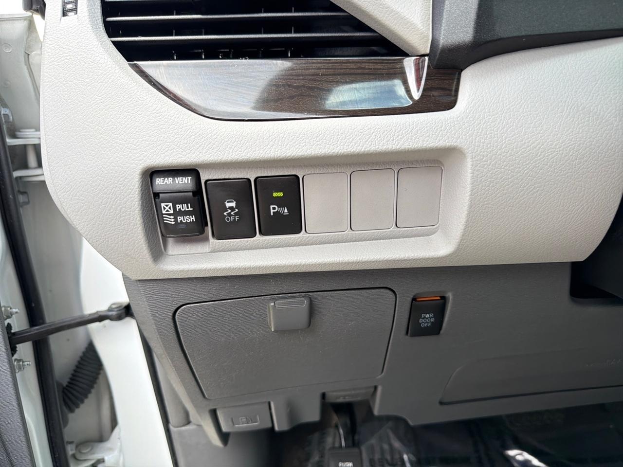 Toyota Sienna XLE Auto Access Seat FWD 7-Passenger (Natl) 2019