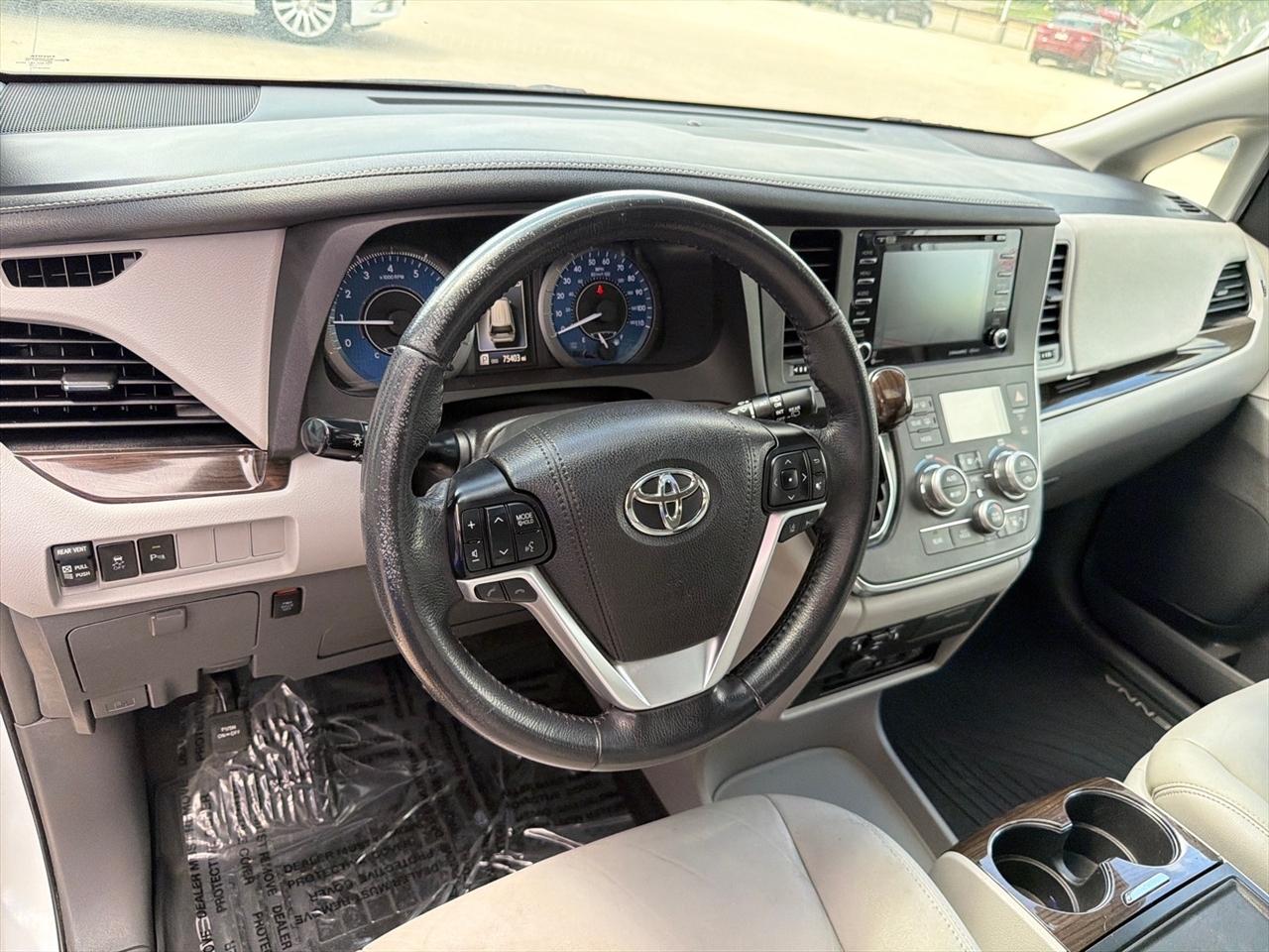 Toyota Sienna XLE Auto Access Seat FWD 7-Passenger (Natl) 2019