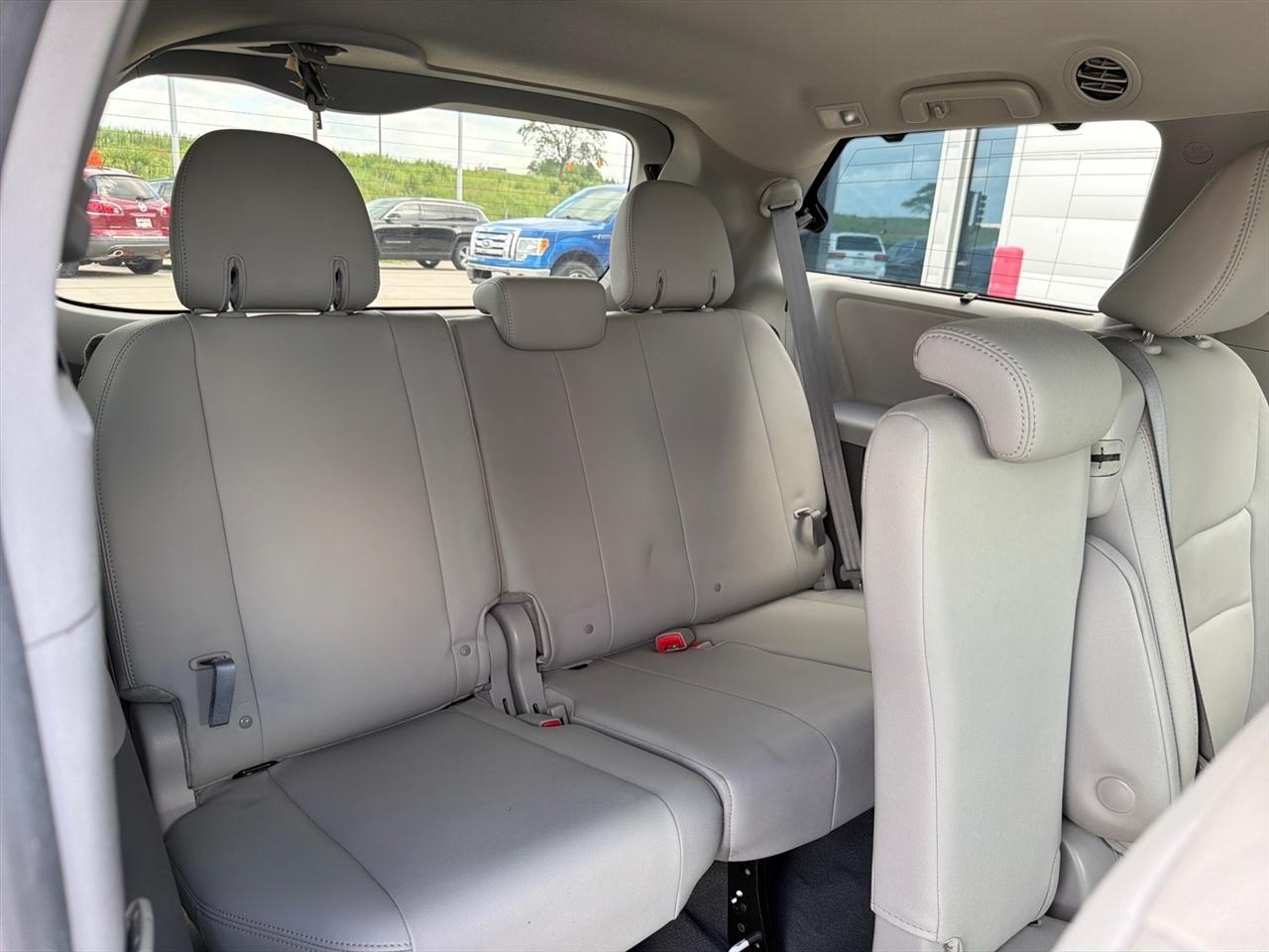 Toyota Sienna XLE Auto Access Seat FWD 7-Passenger (Natl) 2019