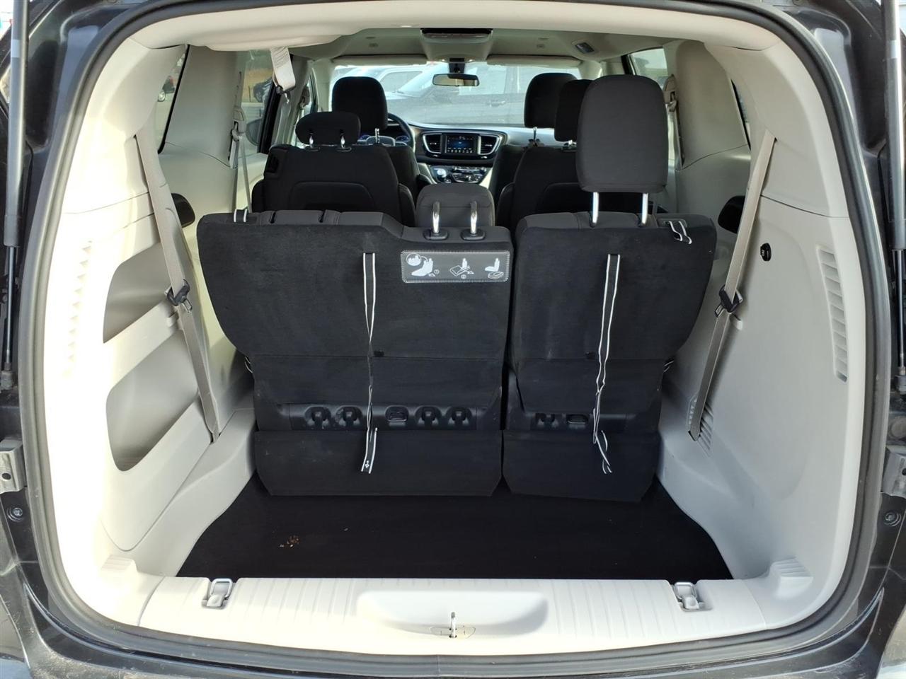 Chrysler Pacifica LX FWD 2019