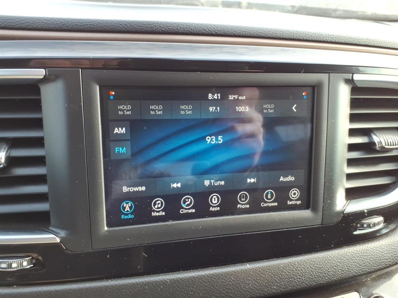 Chrysler Pacifica LX FWD 2019