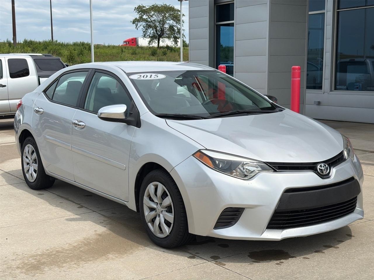 Toyota Corolla 4dr Sdn CVT LE Premium (Natl) 2015