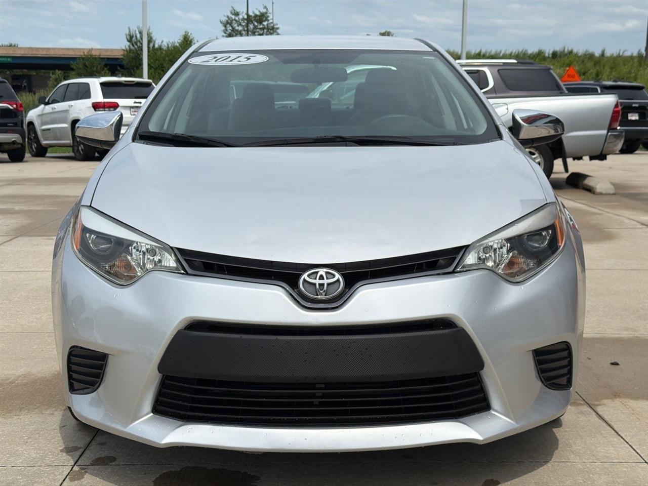 Toyota Corolla 4dr Sdn CVT LE Premium (Natl) 2015