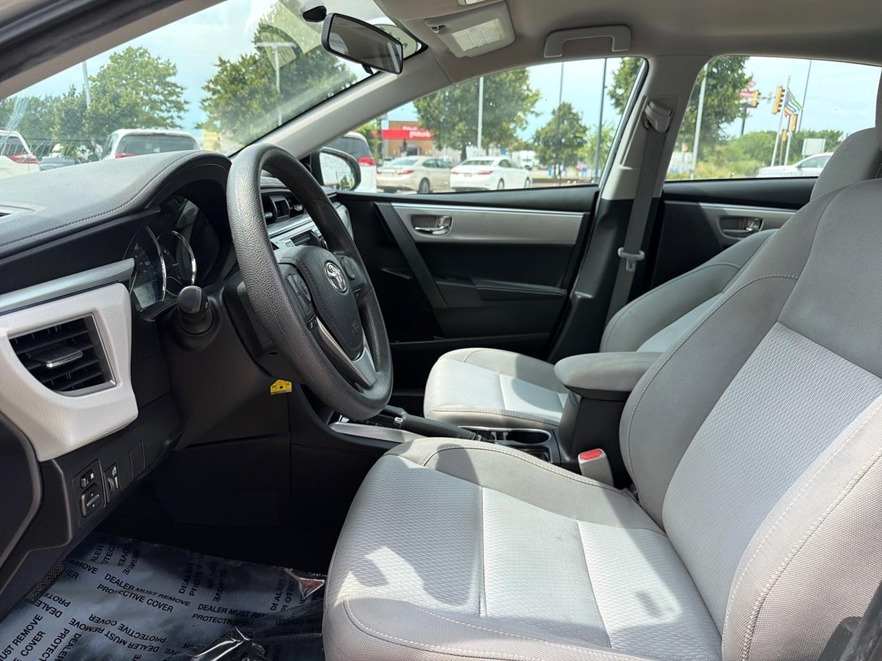 Toyota Corolla 4dr Sdn CVT LE Premium (Natl) 2015