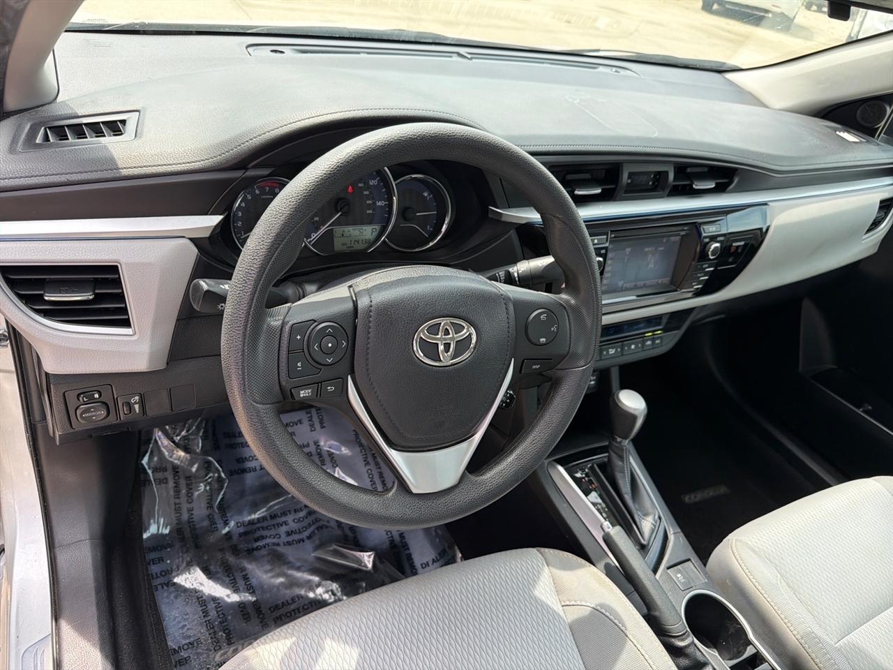 Toyota Corolla 4dr Sdn CVT LE Premium (Natl) 2015