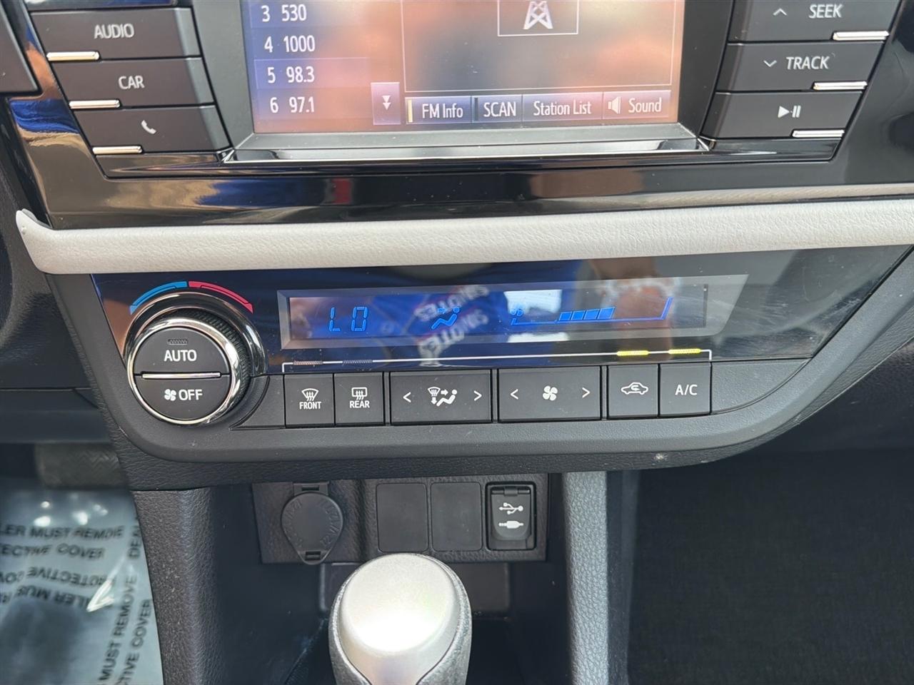 Toyota Corolla 4dr Sdn CVT LE Premium (Natl) 2015