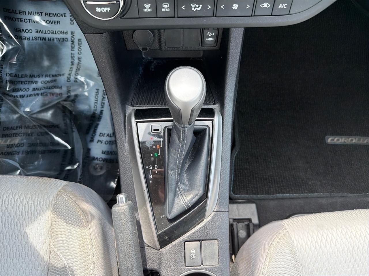 Toyota Corolla 4dr Sdn CVT LE Premium (Natl) 2015