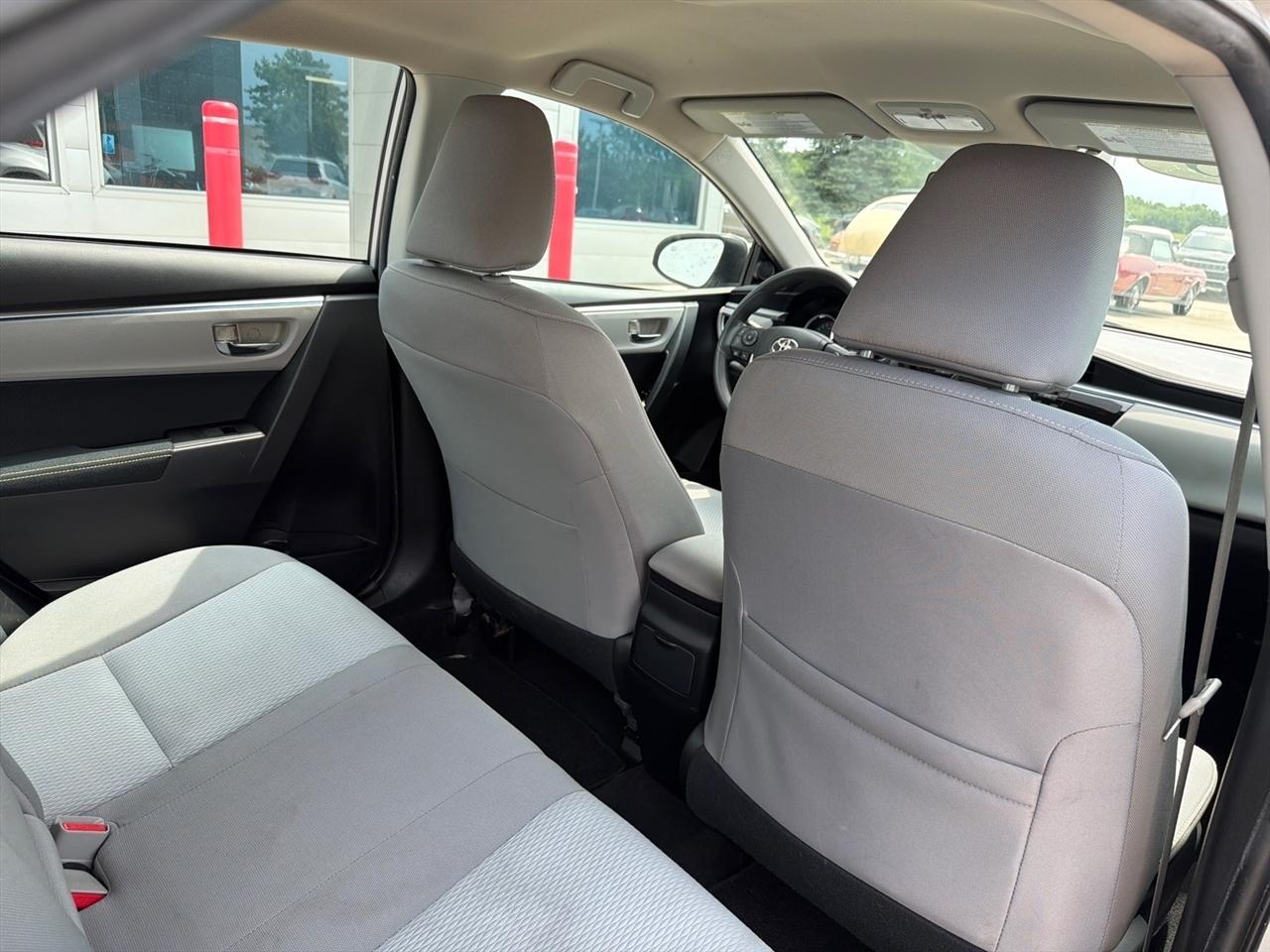 Toyota Corolla 4dr Sdn CVT LE Premium (Natl) 2015