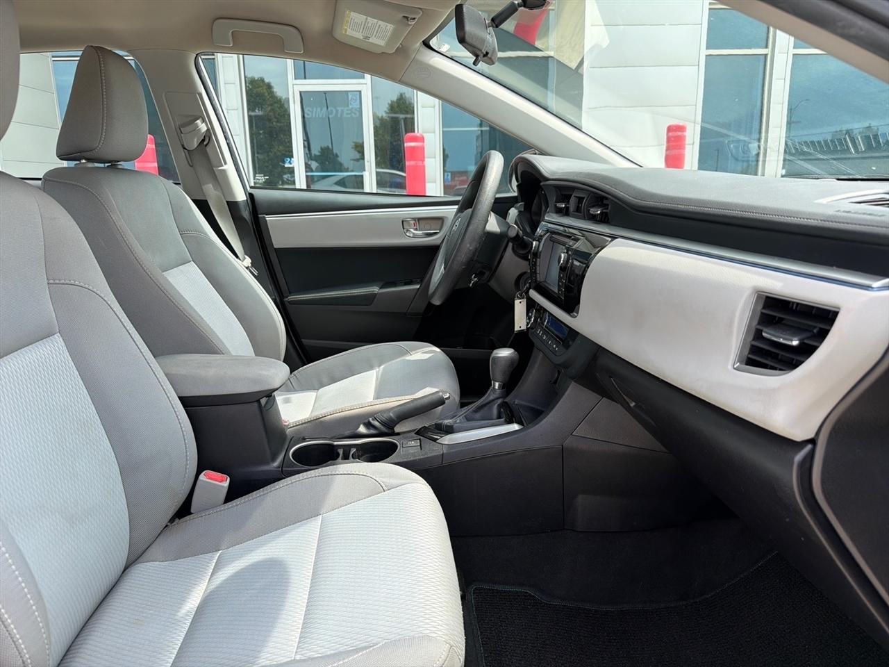 Toyota Corolla 4dr Sdn CVT LE Premium (Natl) 2015