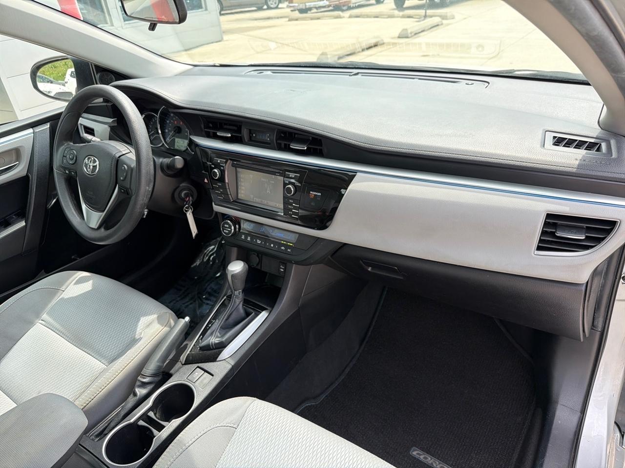 Toyota Corolla 4dr Sdn CVT LE Premium (Natl) 2015
