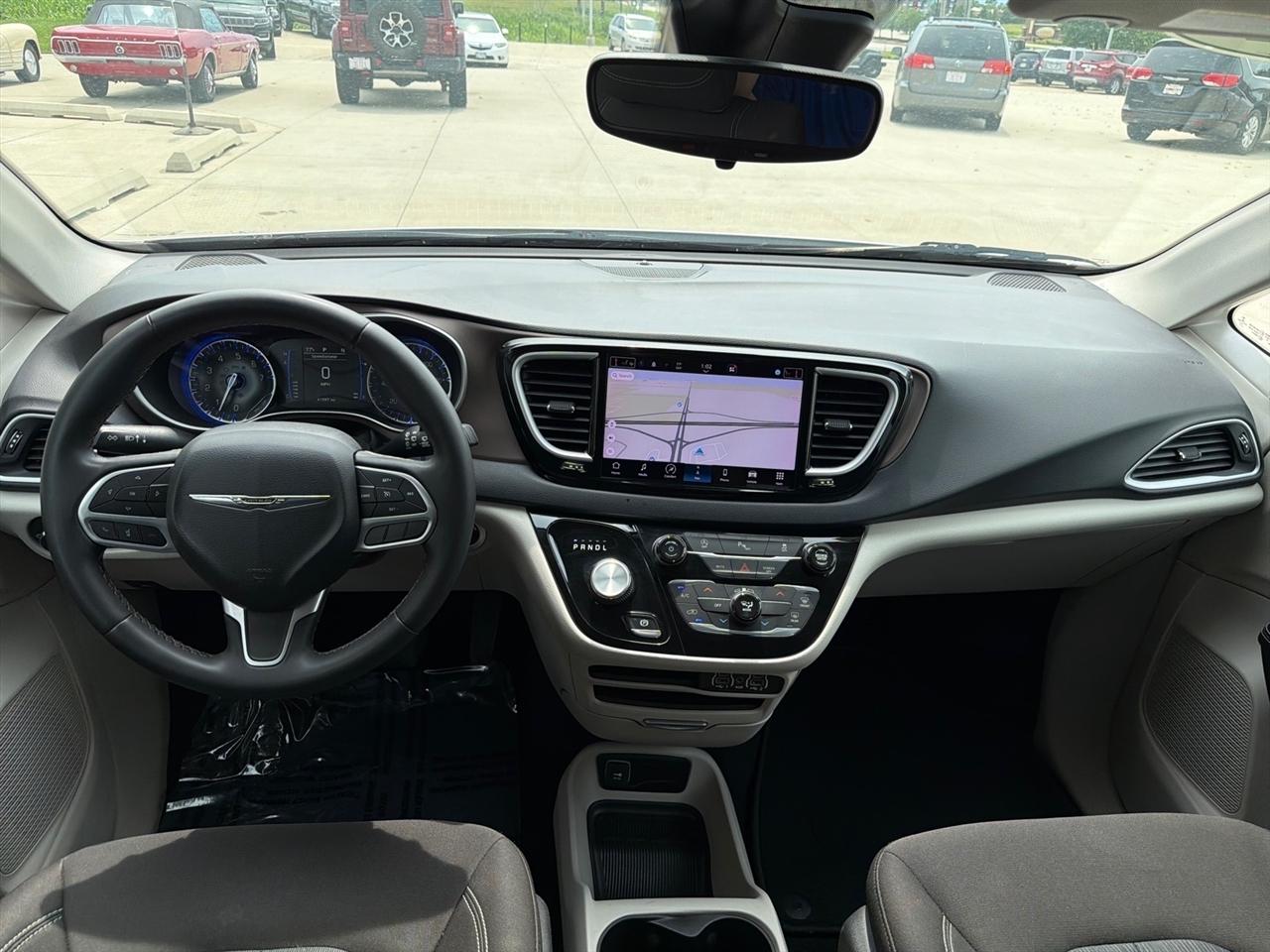 Chrysler Voyager LX FWD 2022
