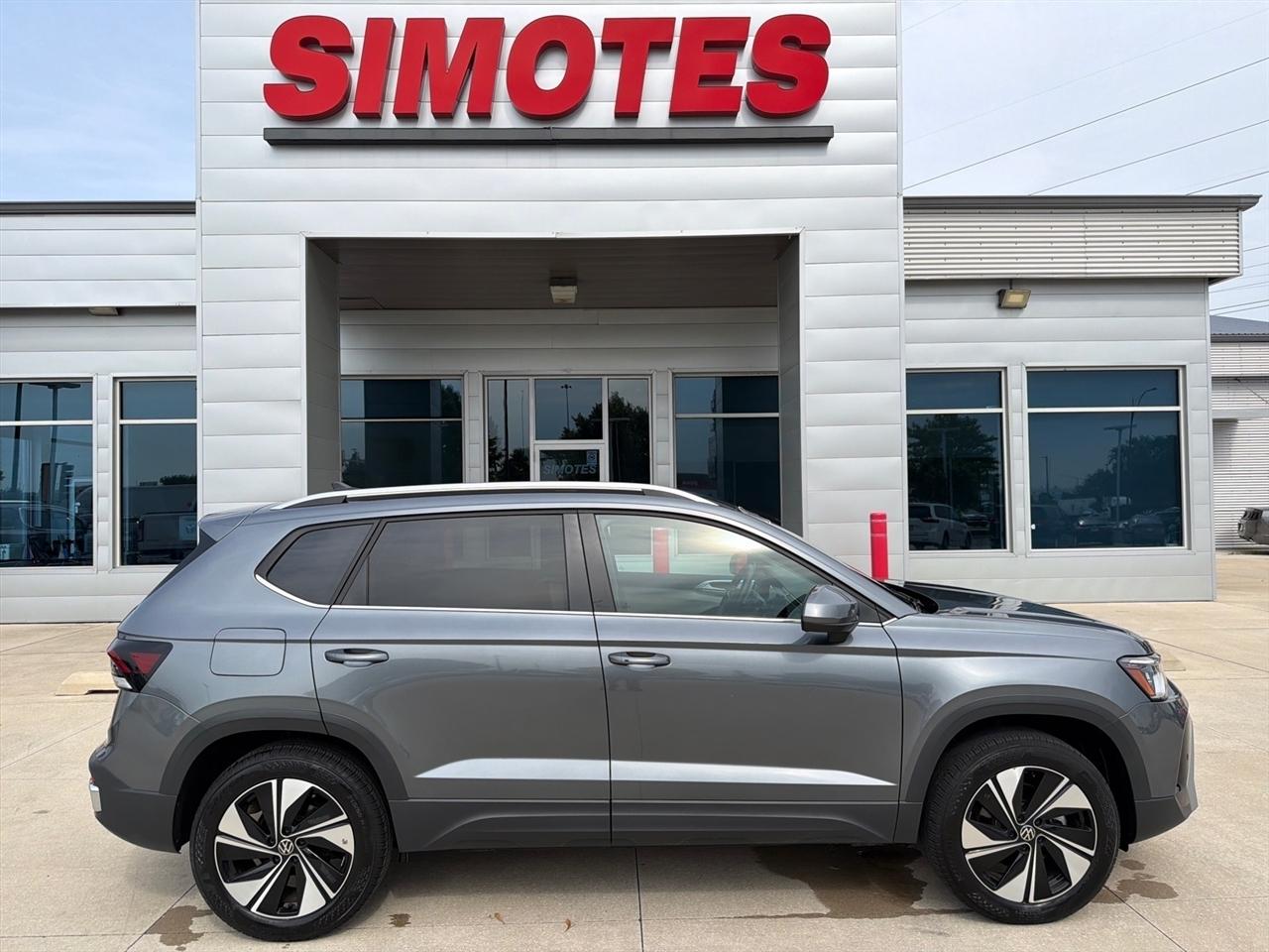2025 Volkswagen Taos SE 4MOTION