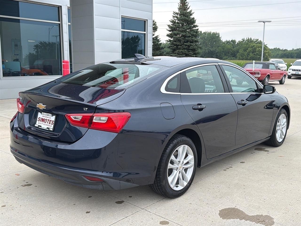 Chevrolet Malibu 4dr Sdn LT w/1LT 2017
