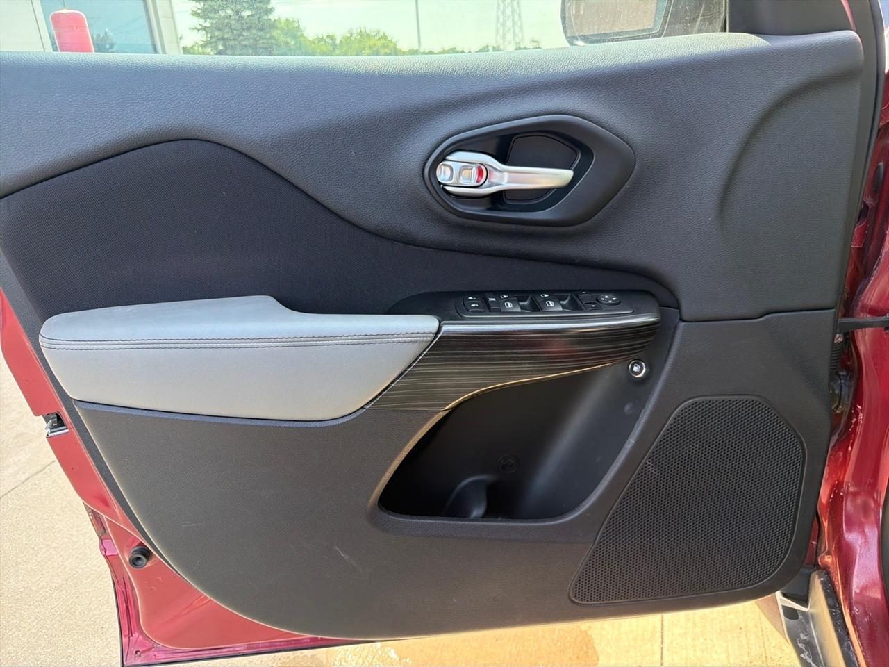 Jeep Cherokee FWD 4dr Sport 2014