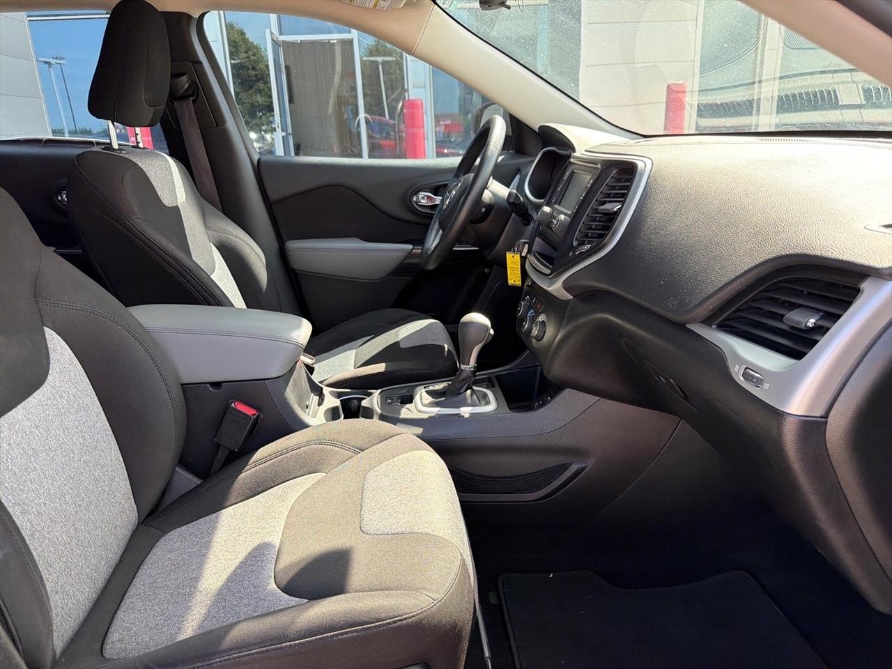 Jeep Cherokee FWD 4dr Sport 2014