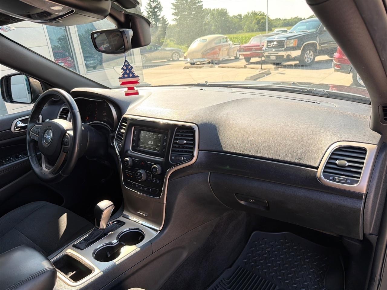 Jeep Grand Cherokee Laredo 4x4 2017
