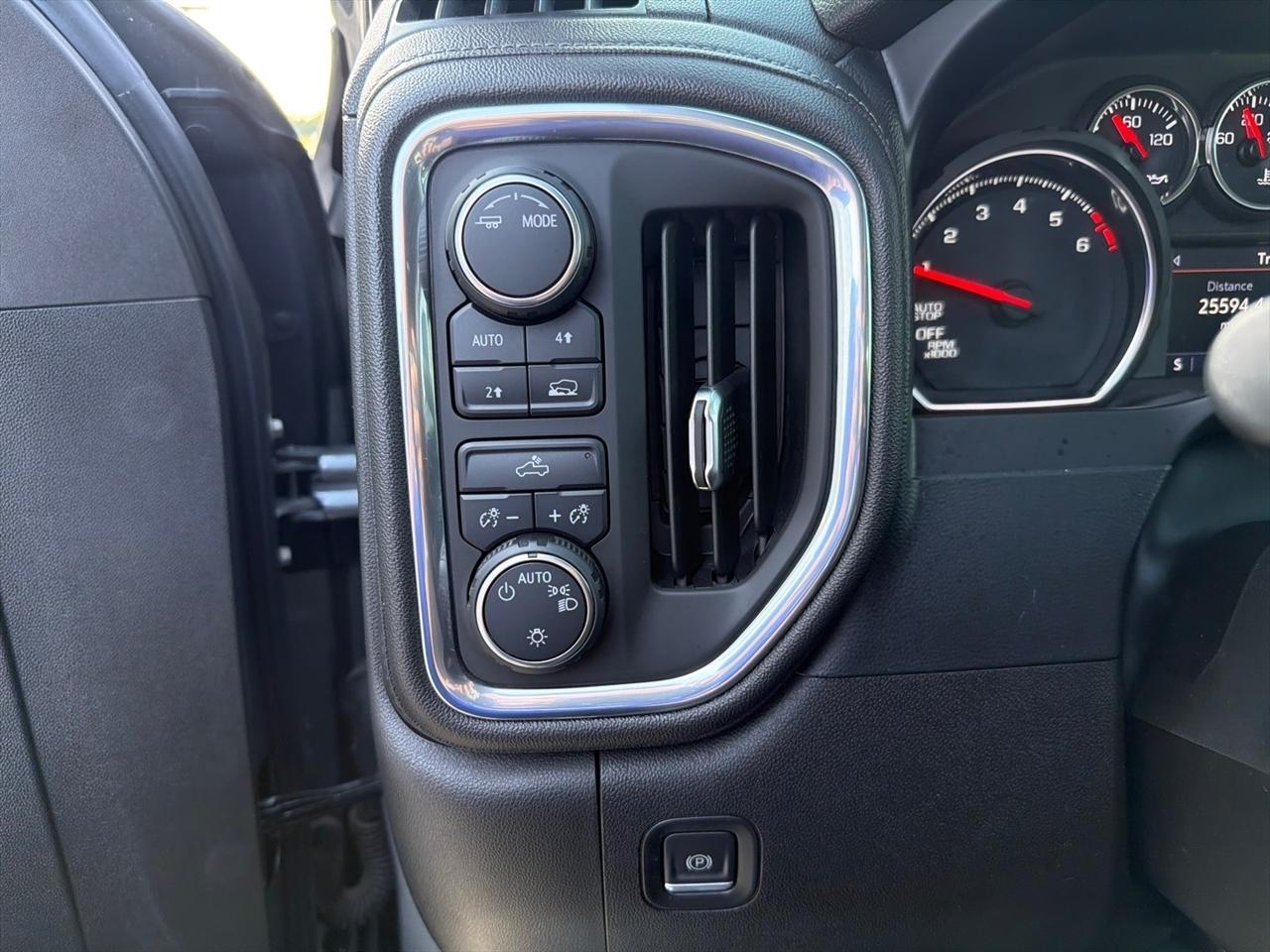 Chevrolet Silverado 1500 4WD Crew Cab 147" LT w/2FL 2021