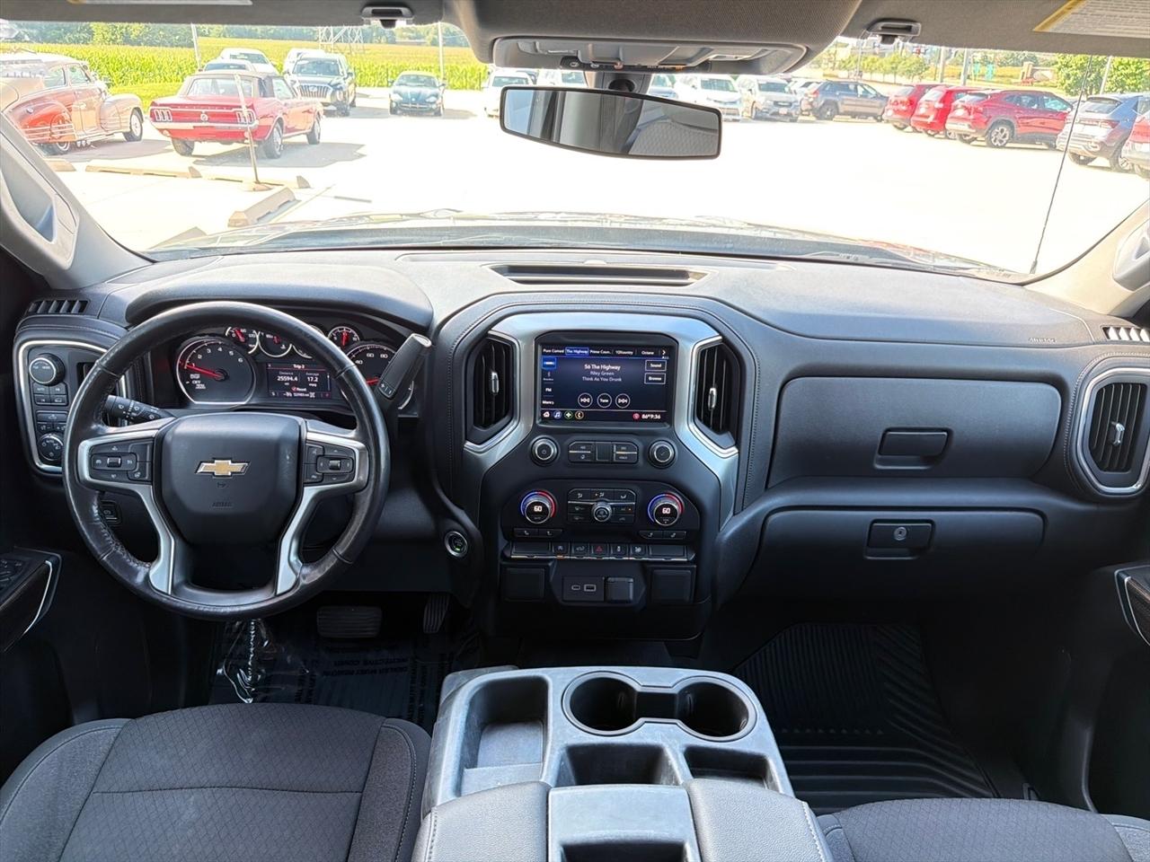 Chevrolet Silverado 1500 4WD Crew Cab 147" LT w/2FL 2021